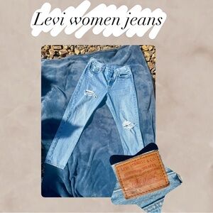 Levi's Women's Classic Light Blue Straight Leg Jeans